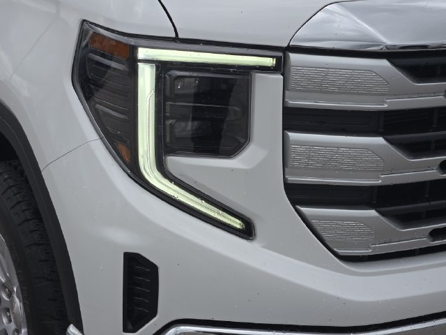 Used 2026 GMC Sierra 1500 SLE AWD/4WD image 9
