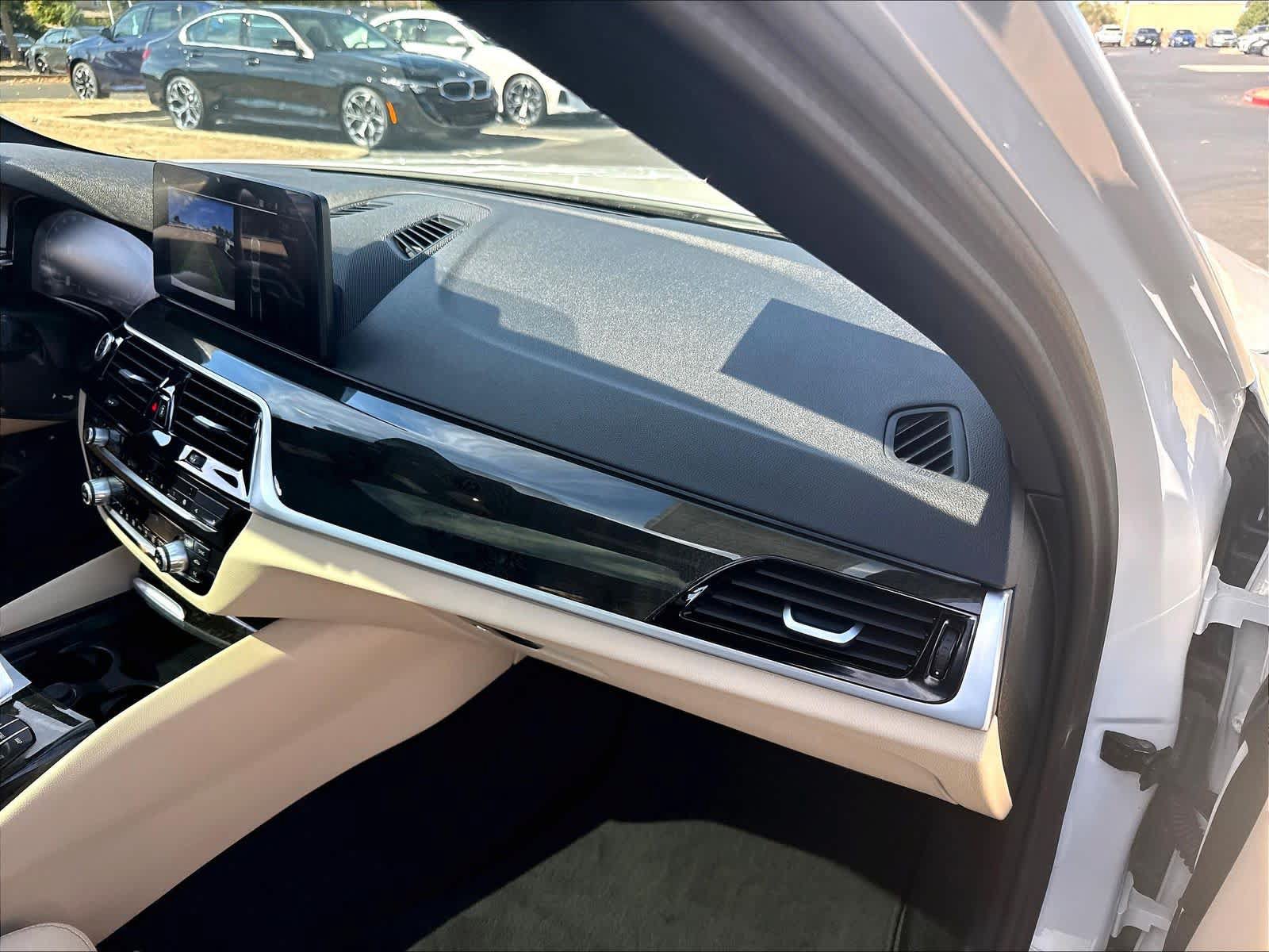 Used 2023 BMW 530e w/ Convenience Package RWD image 29