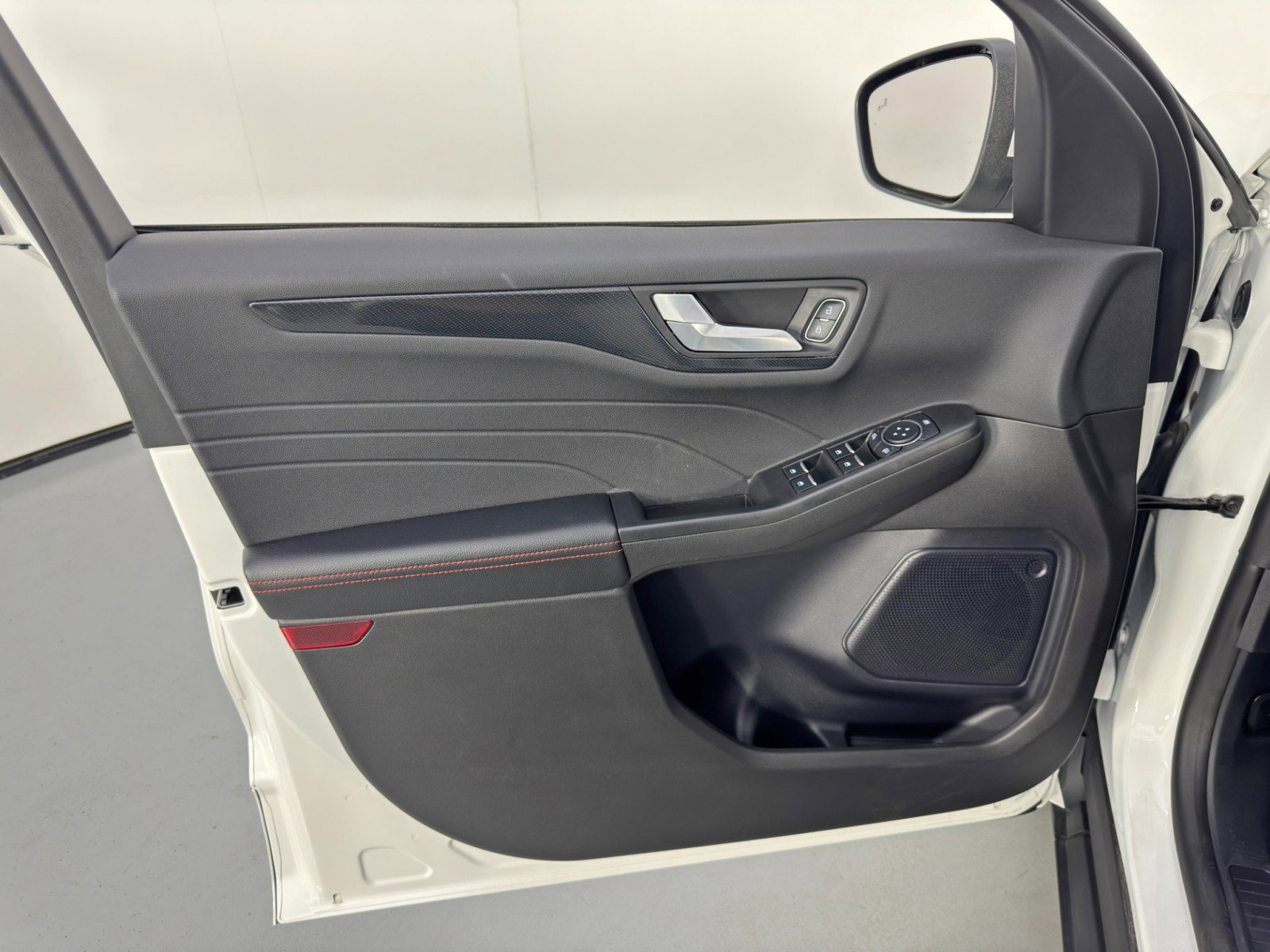 Used 2024 Ford Escape ST-Line Select image 36