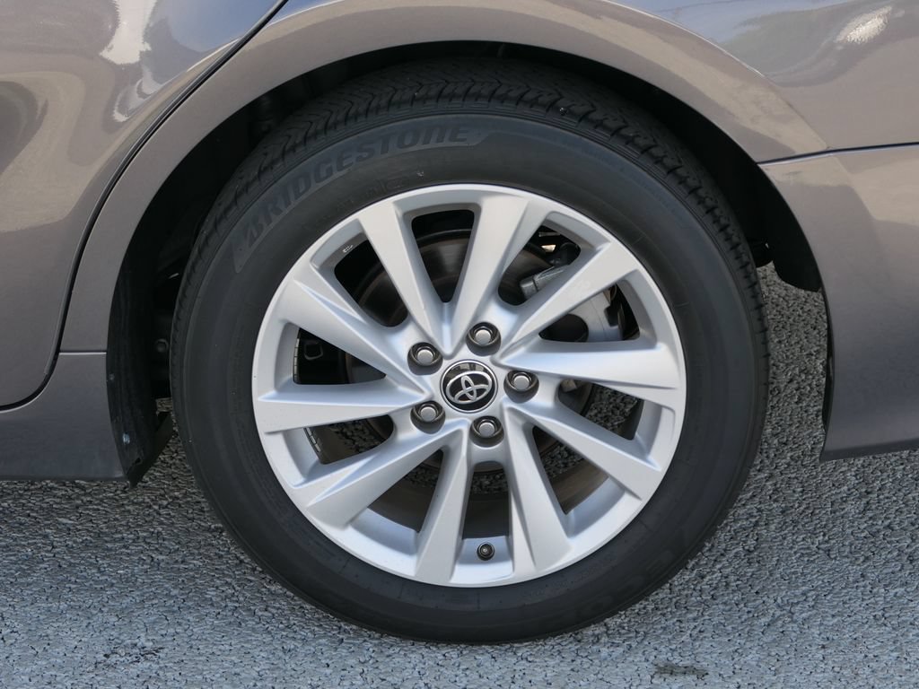 Used 2022 Toyota Camry LE w/ Carpet Mat Package (TMS) FWD image 11