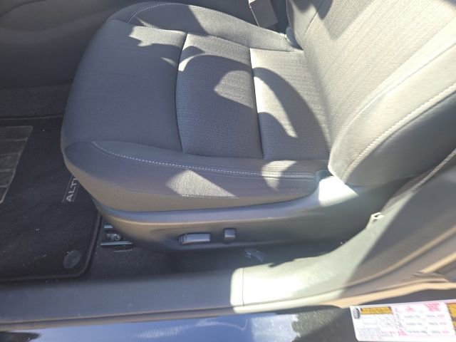 Used 2023 Nissan Altima 2.5 SV image 7