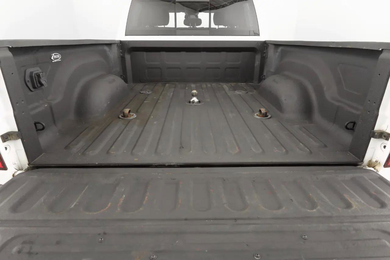 Used 2014 RAM 3500 Big Horn image 32