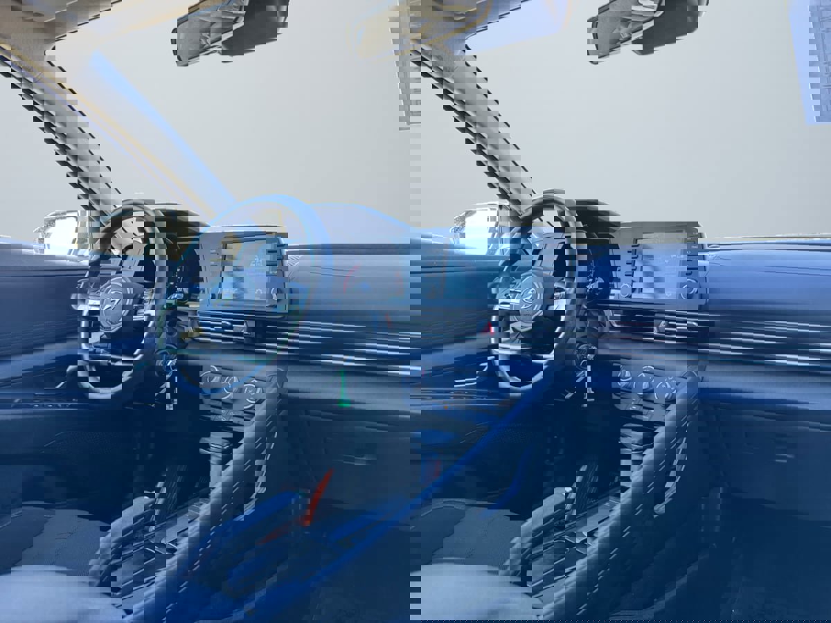 Used 2022 Hyundai Elantra SE image 13