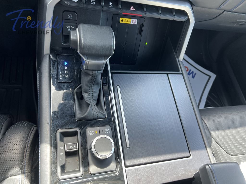 Used 2023 Toyota Sequoia Platinum AWD/4WD image 27