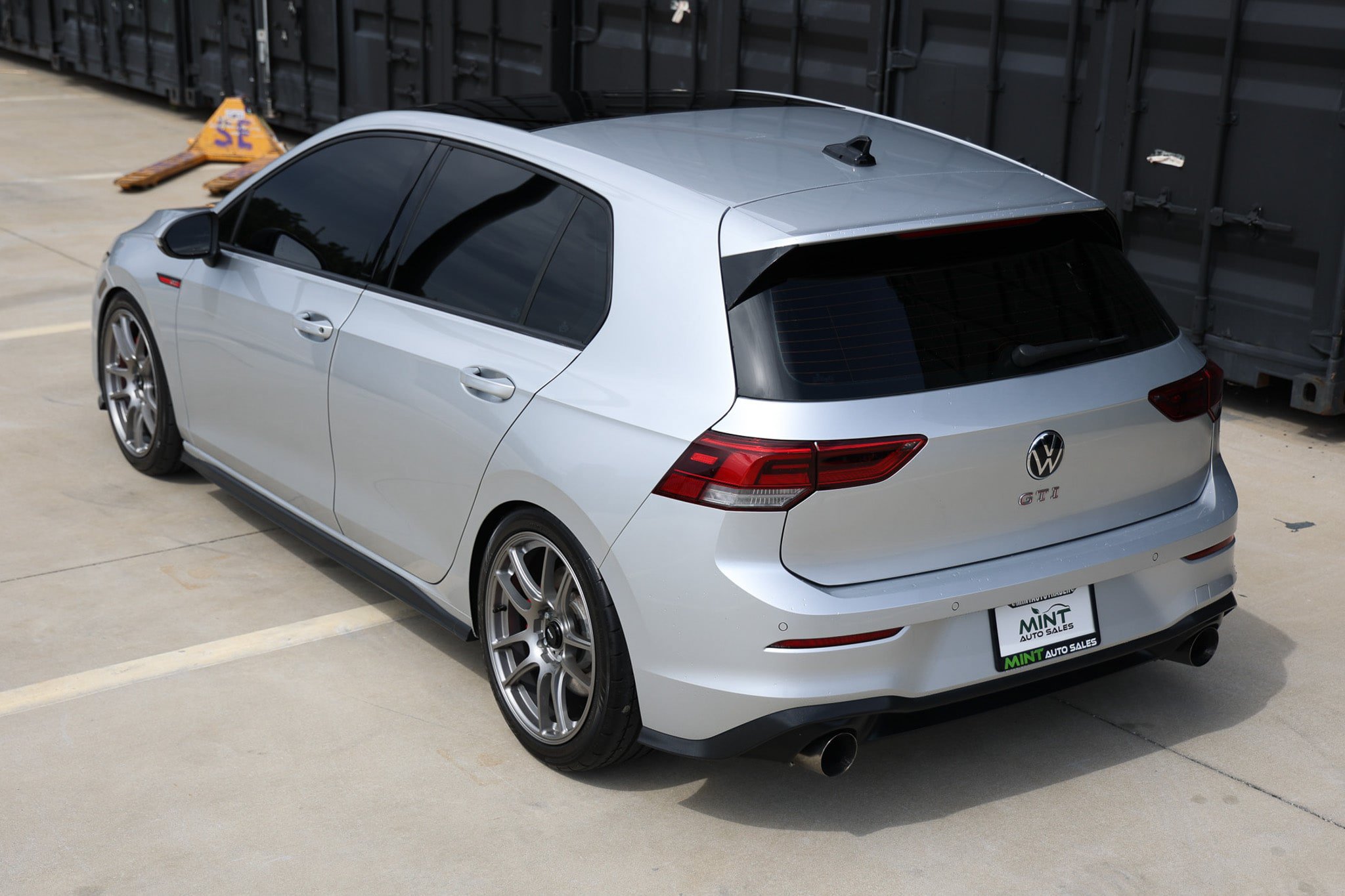 Used 2022 Volkswagen GTI SE FWD image 8