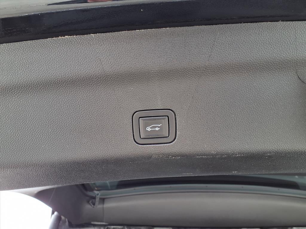 Used 2021 GMC Yukon SLT w/ SLT Premium Package image 34