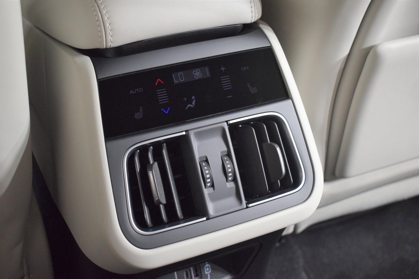 New 2024 Maserati Grecale Modena image 22