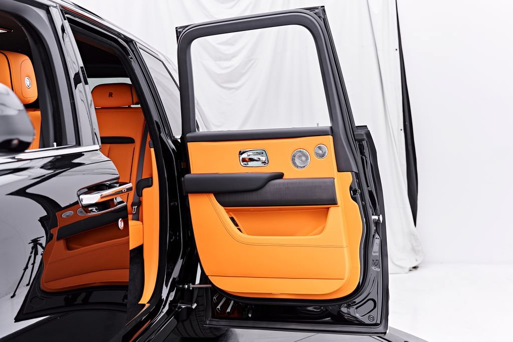 Used 2026 Rolls-Royce Cullinan AWD/4WD image 38