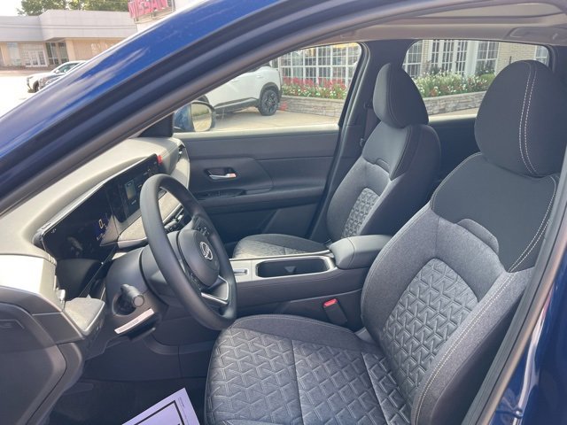 New 2025 Nissan Kicks SV w/ SV Premium Package image 11