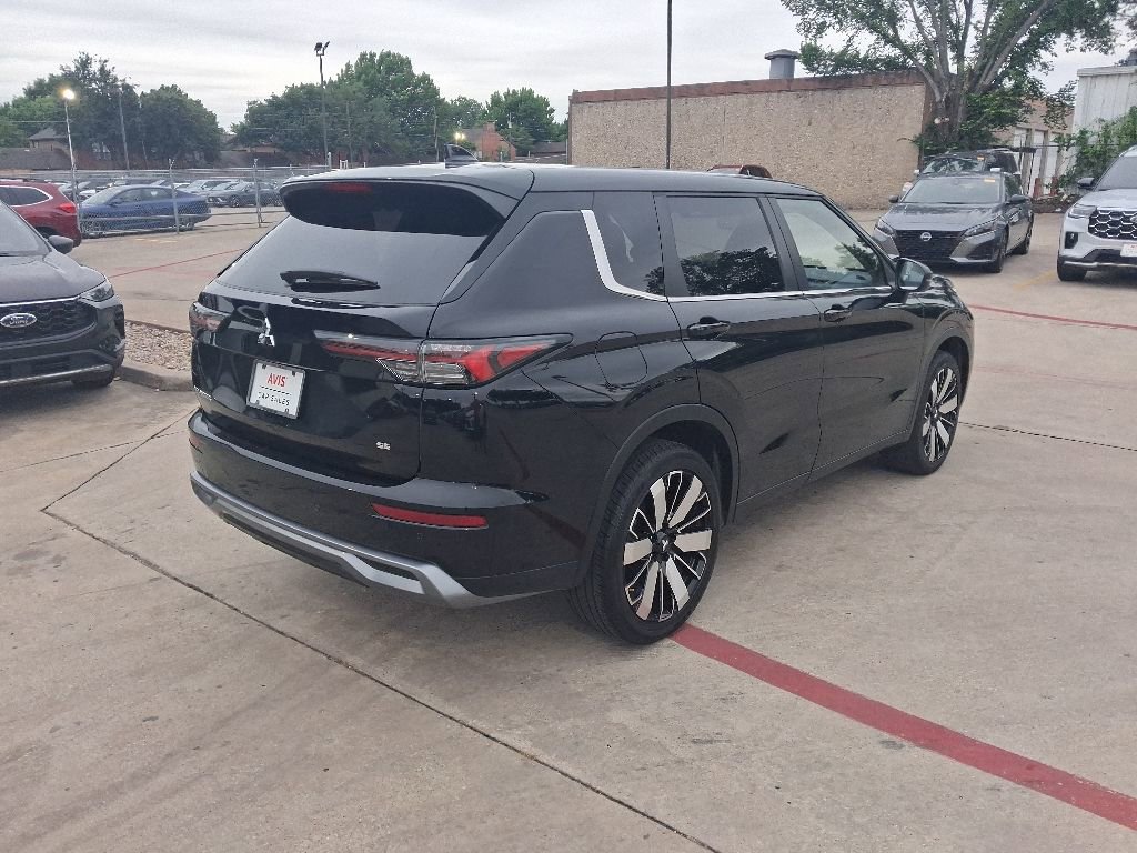 Used 2025 Mitsubishi Outlander SE FWD image 7