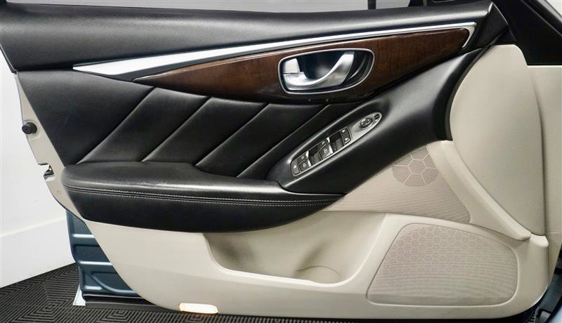 Used 2018 INFINITI Q50 Luxe w/ Essential Package (2.0T Luxe) image 35