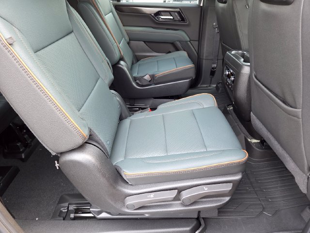 New 2026 GMC Yukon XL AT4 w/ AT4 Premium Plus Package AWD/4WD image 24
