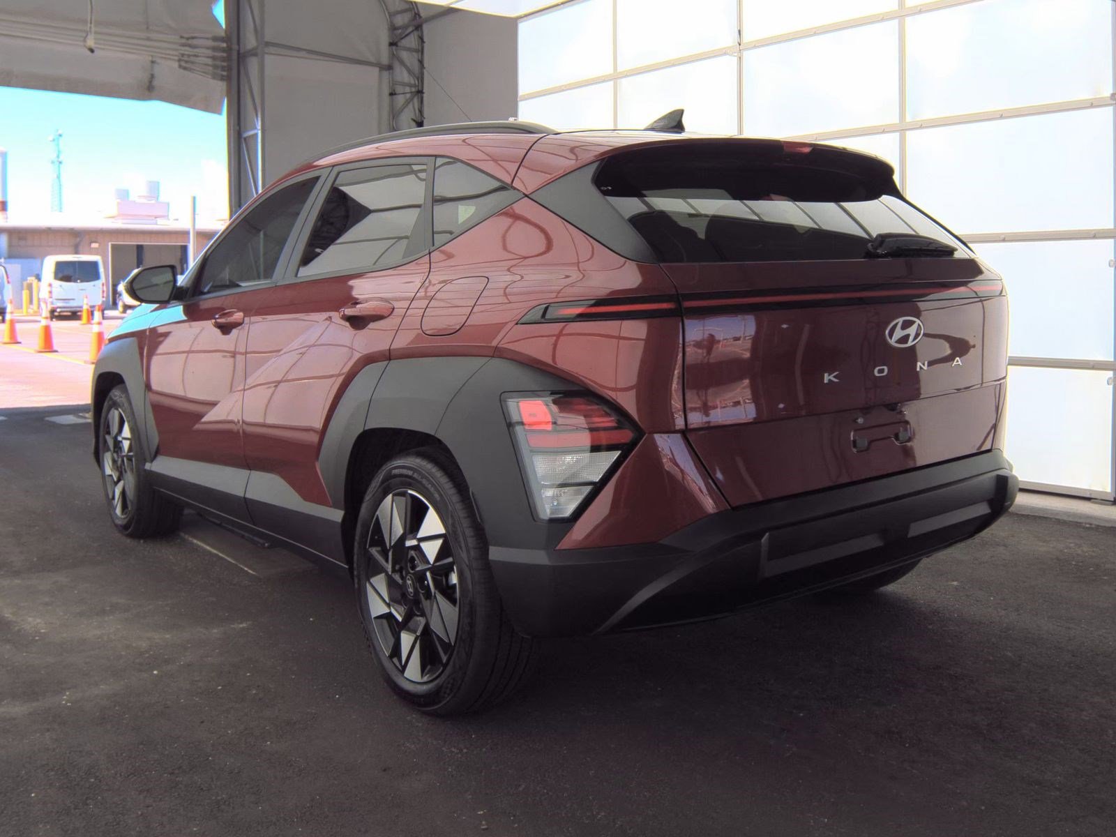 Used 2024 Hyundai Kona SEL FWD image 11