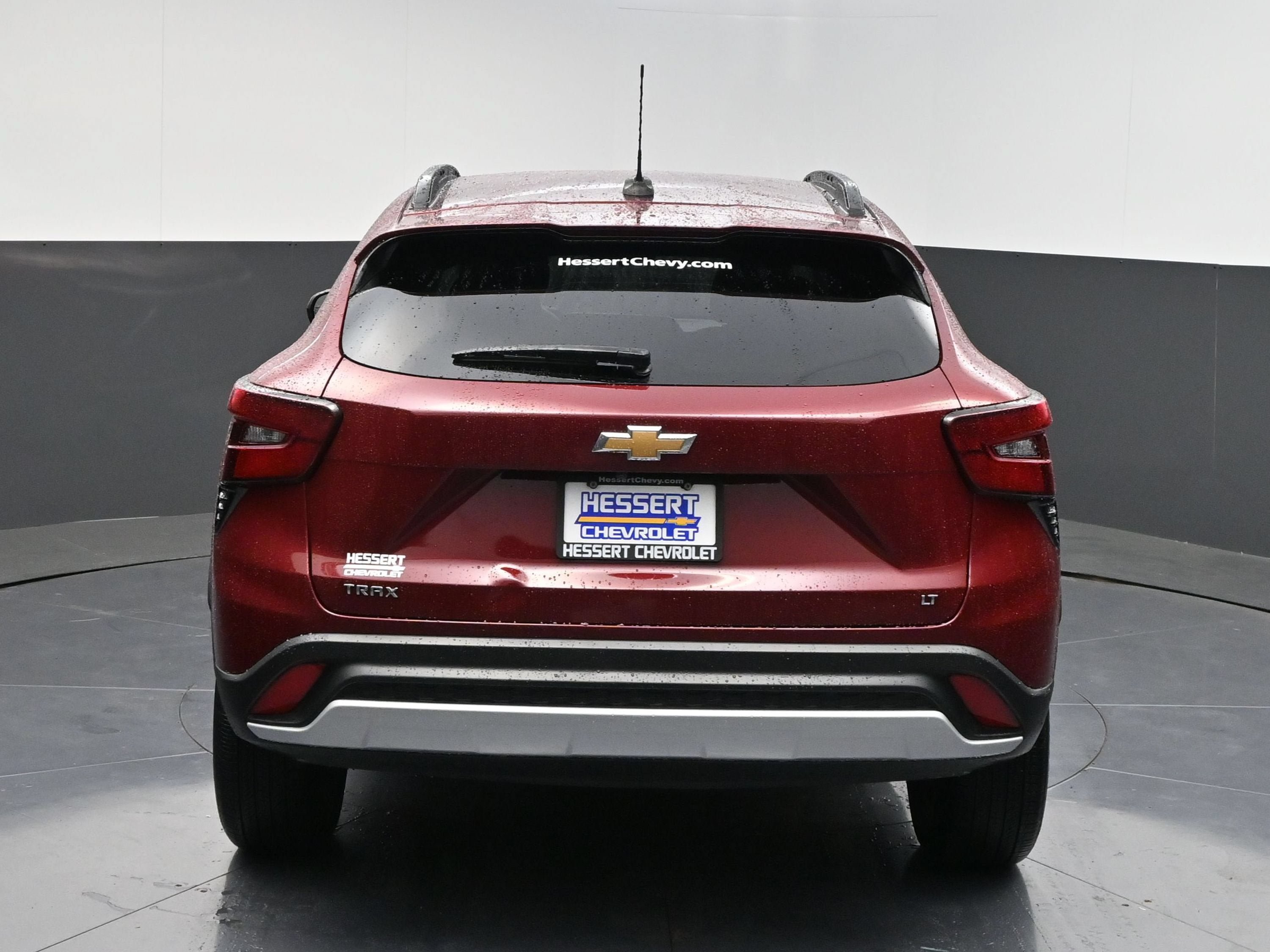 Used 2024 Chevrolet Trax LT FWD image 6