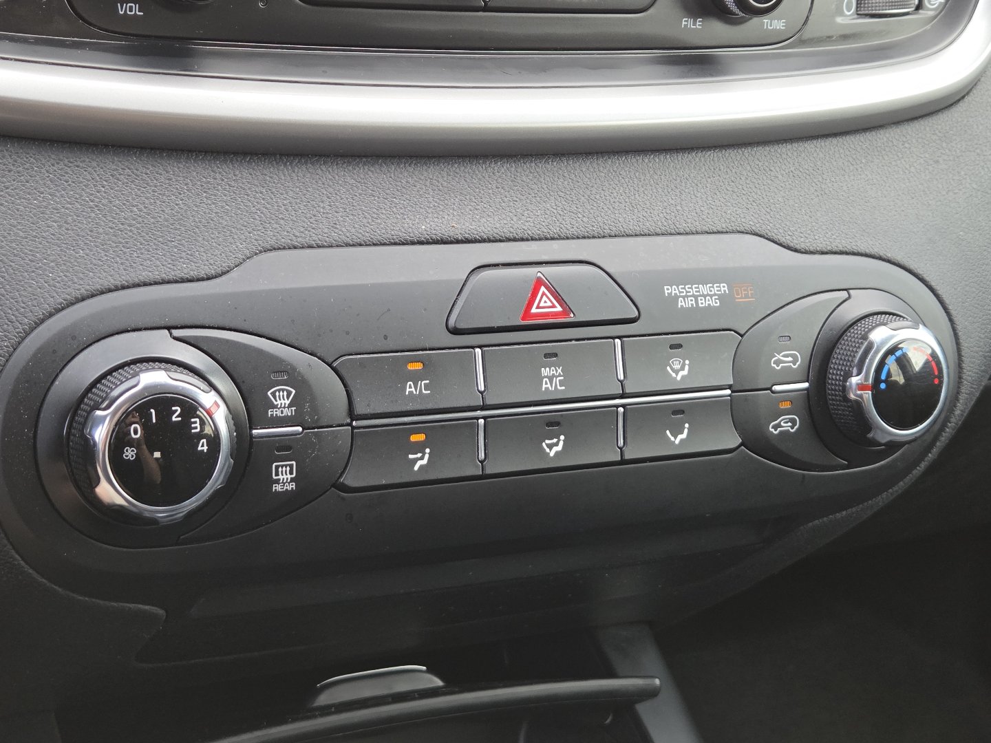 Used 2017 Kia Sorento AWD image 27