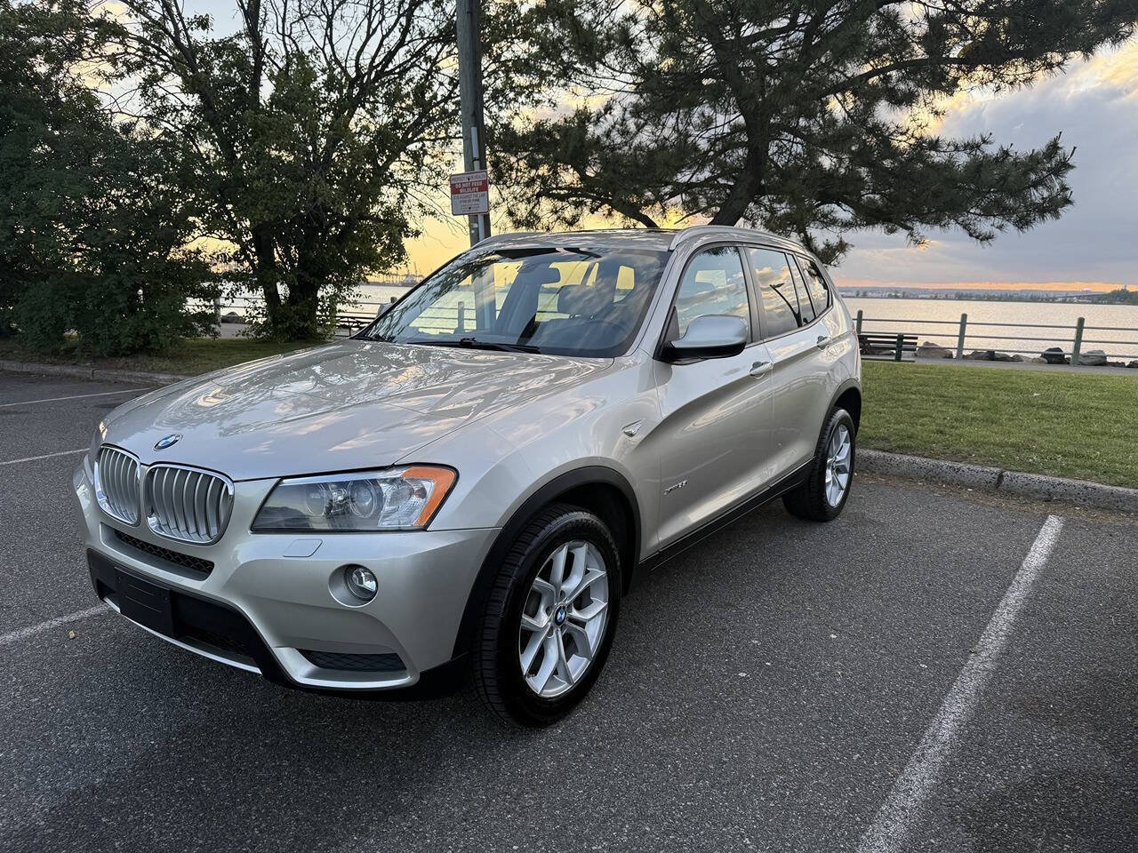 Used 2014 BMW X3 xDrive35i AWD/4WD image 4