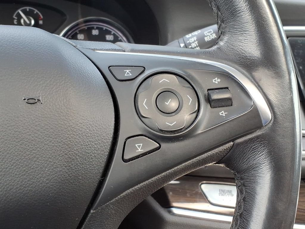 Used 2018 Buick Enclave Premium AWD/4WD image 8
