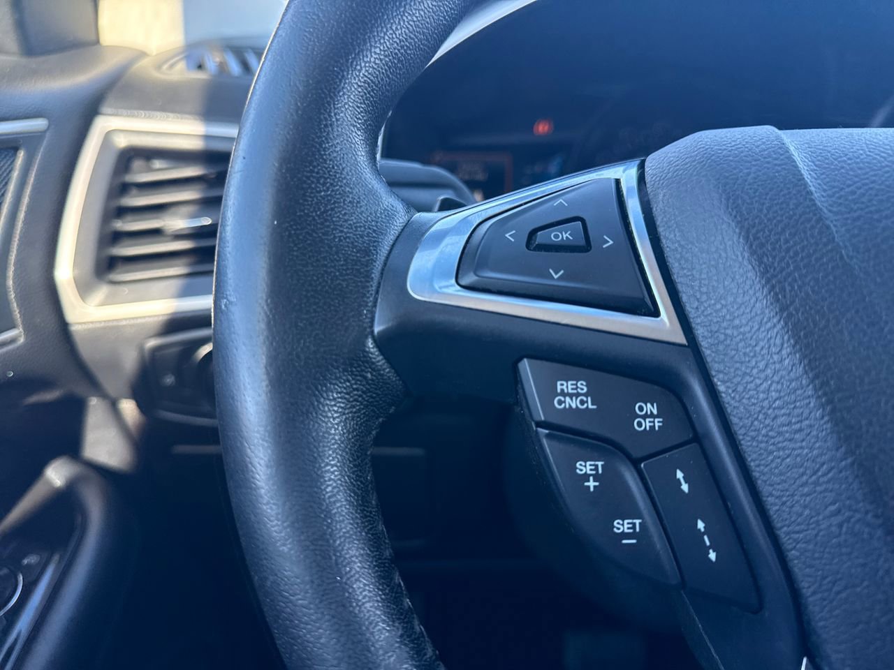 Used 2018 Ford Edge SEL w/ Equipment Group 201A image 28