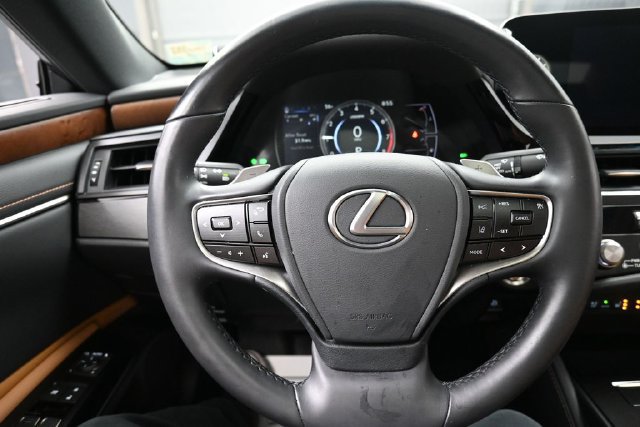 Used 2025 Lexus ES 350 w/ Premium Package FWD image 8