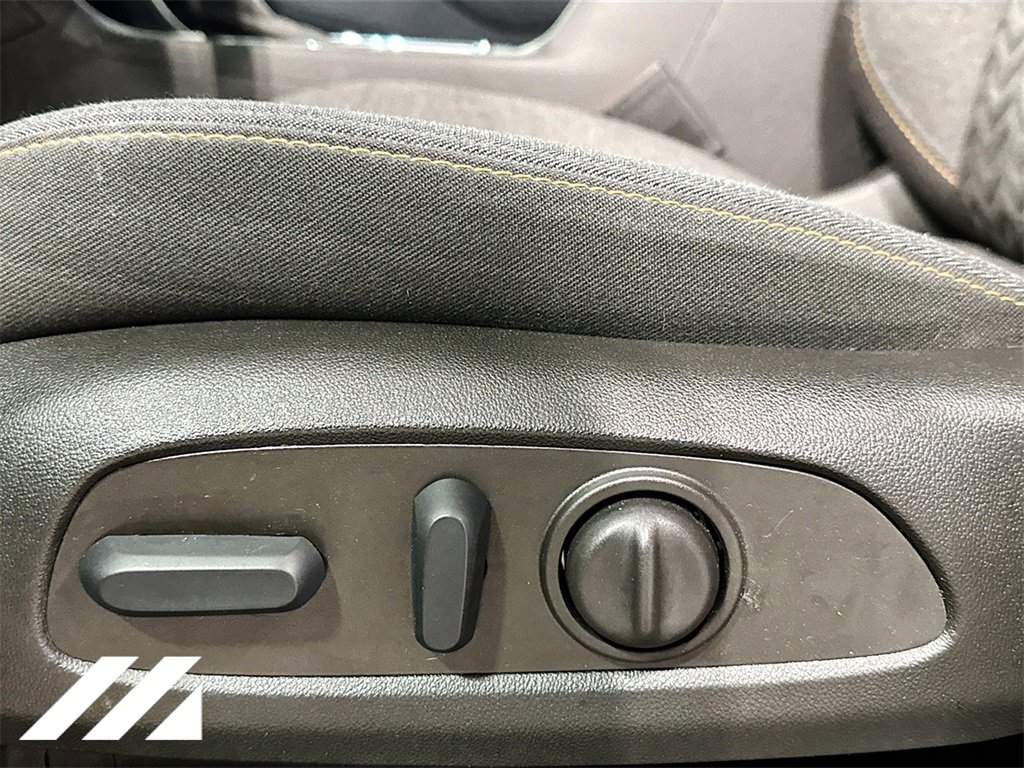 Used 2023 Chevrolet Equinox LT image 20