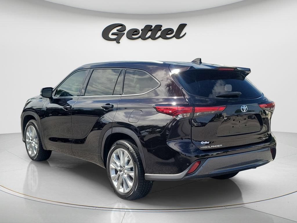Certified 2021 Toyota Highlander Limited FWD image 7