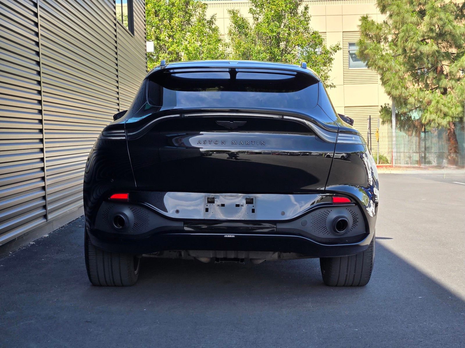 Used 2021 Aston Martin DBX AWD/4WD image 6