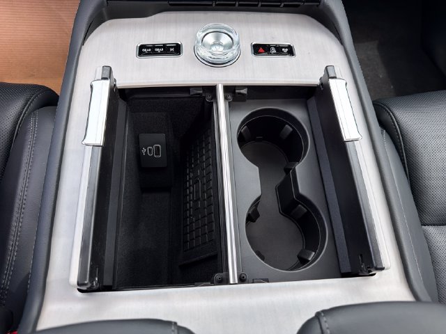 New 2026 Lincoln Navigator Reserve AWD/4WD image 32