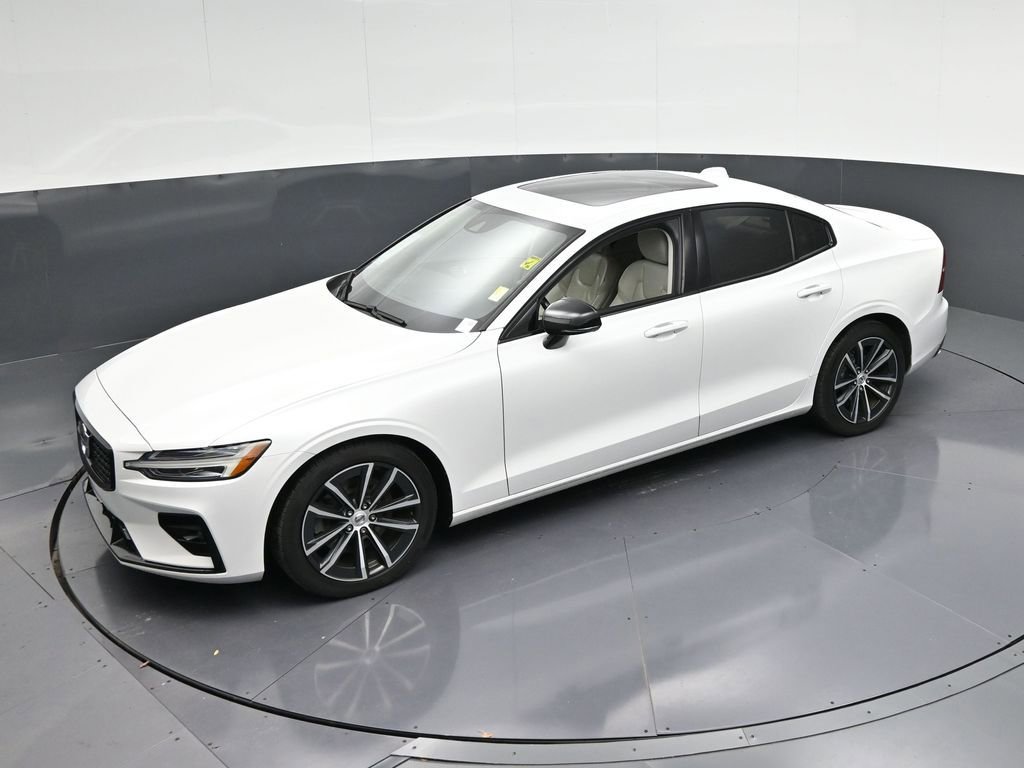 Used 2021 Volvo S60 T5 Momentum w/ Premium Package image 28
