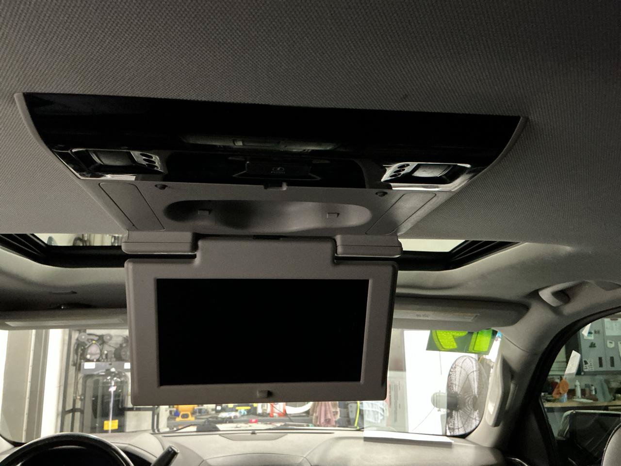 Used 2019 Chevrolet Tahoe Premier AWD/4WD image 10
