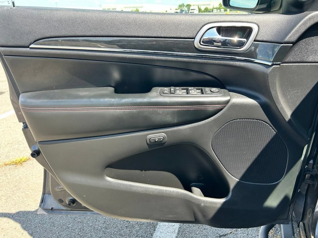 Used 2017 Jeep Grand Cherokee Trailhawk AWD/4WD image 18