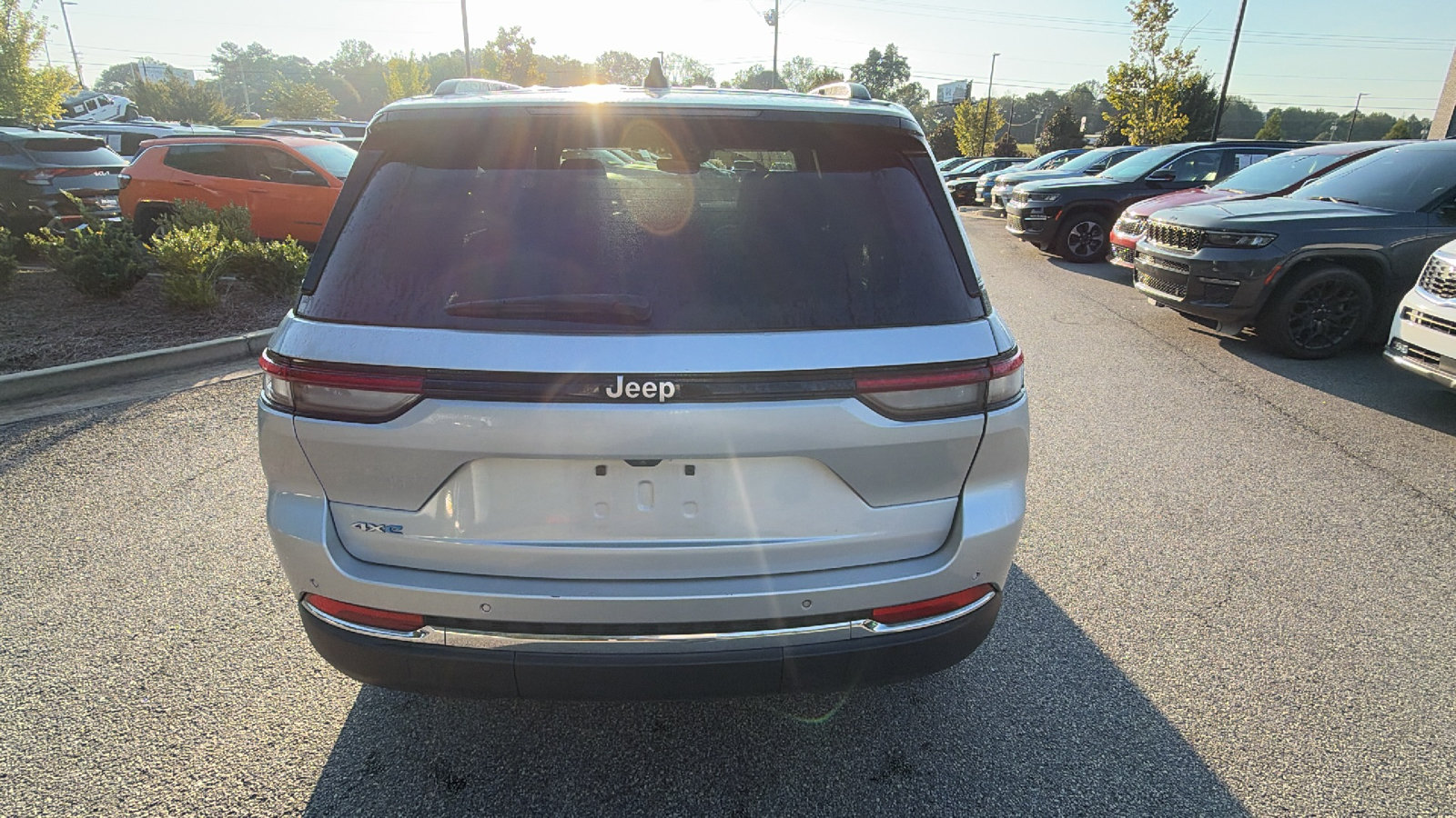 Used 2024 Jeep Grand Cherokee Limited 4xe AWD/4WD image 9