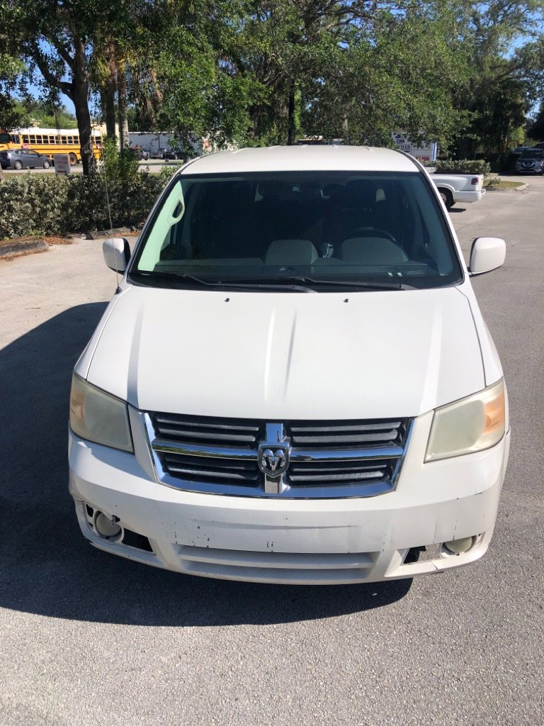 Used 2008 Dodge Grand Caravan SXT image 1