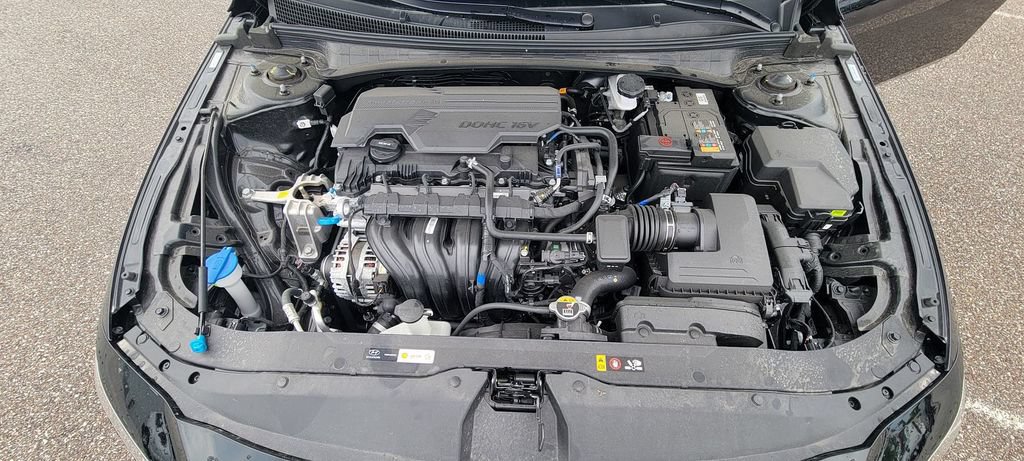 Used 2025 Hyundai Elantra SEL FWD image 8
