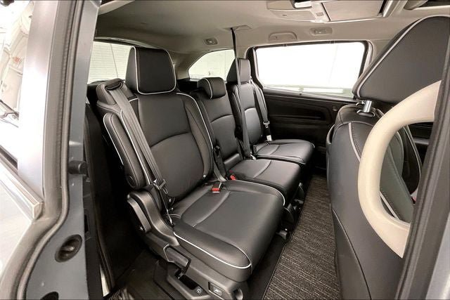 Certified 2026 Honda Odyssey Touring image 19