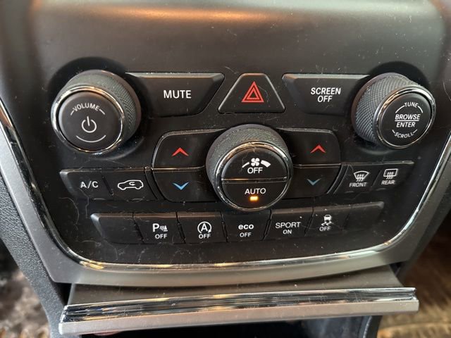 Used 2018 Jeep Grand Cherokee Limited image 12