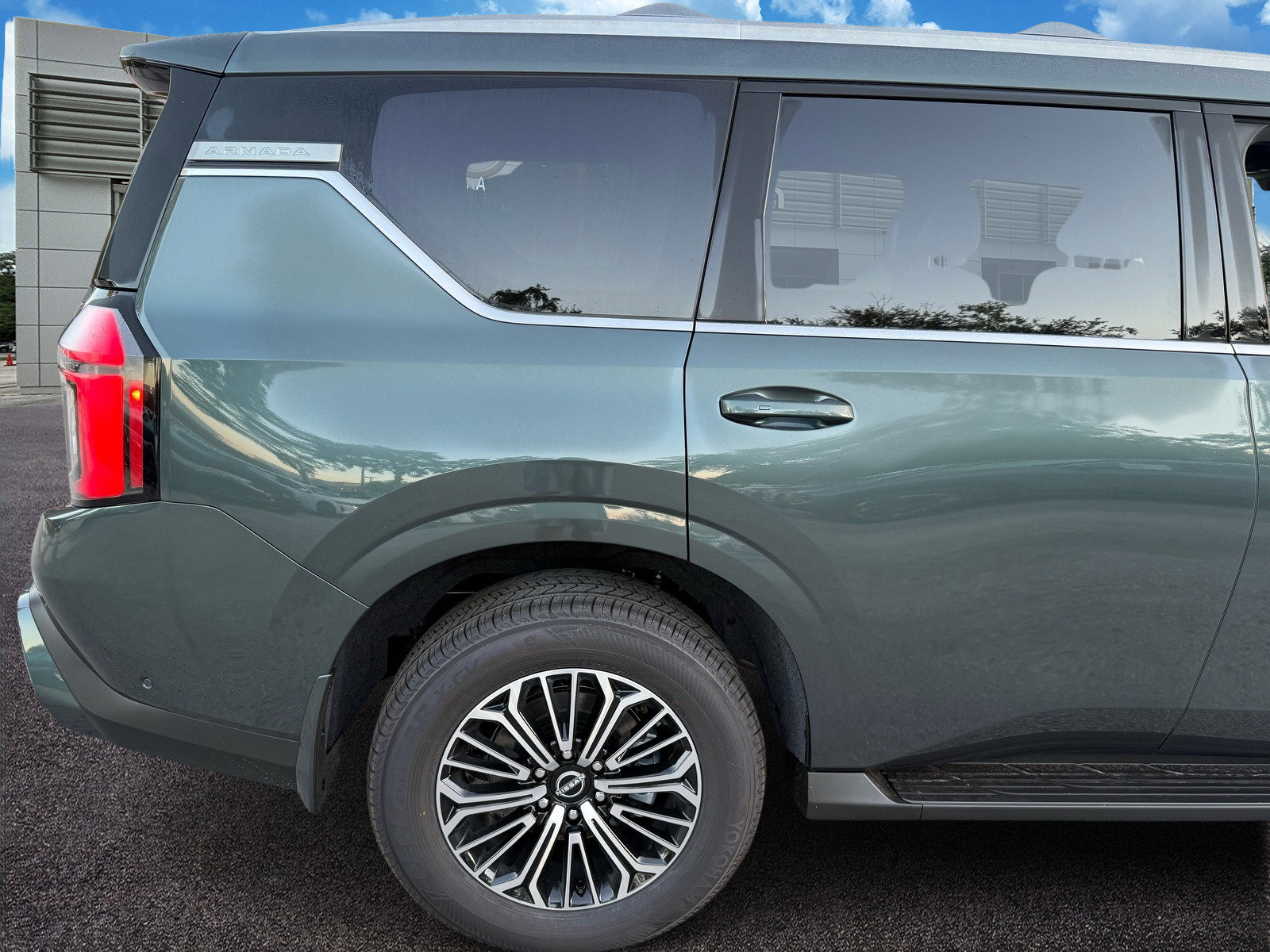 New 2026 Nissan Armada SL image 6