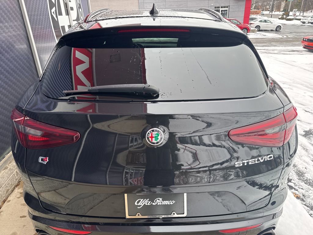 Used 2023 Alfa Romeo Stelvio Veloce image 10