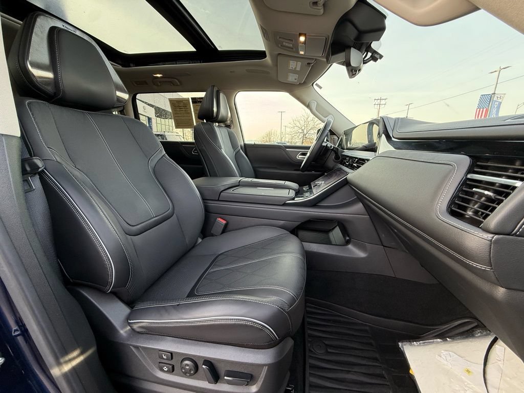 Used 2025 INFINITI QX80 Sensory AWD/4WD image 28