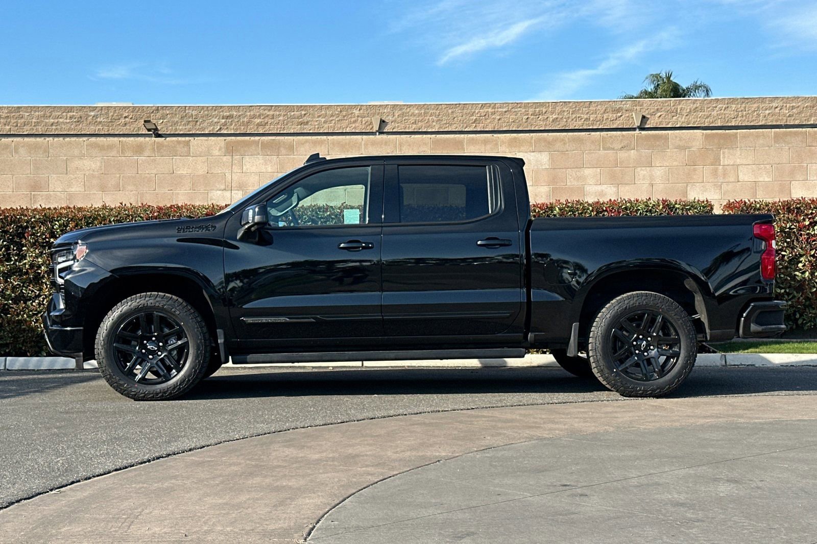 Certified 2025 Chevrolet Silverado 1500 High Country w/ Midnight Edition image 7