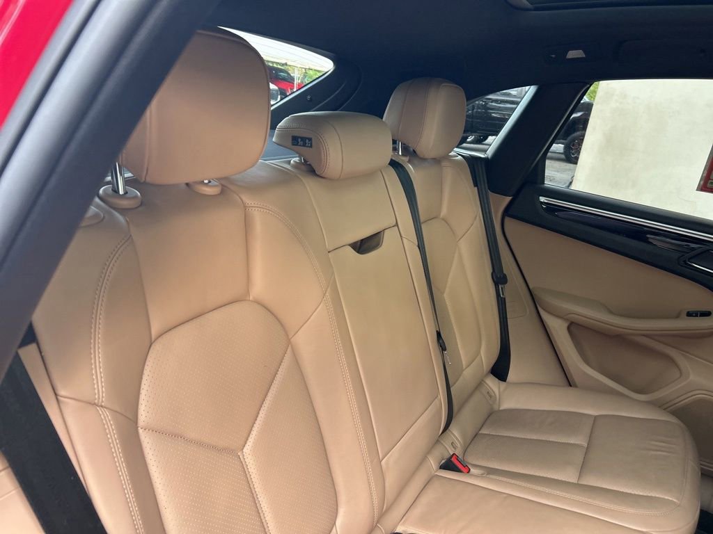 Used 2020 Porsche Macan image 27