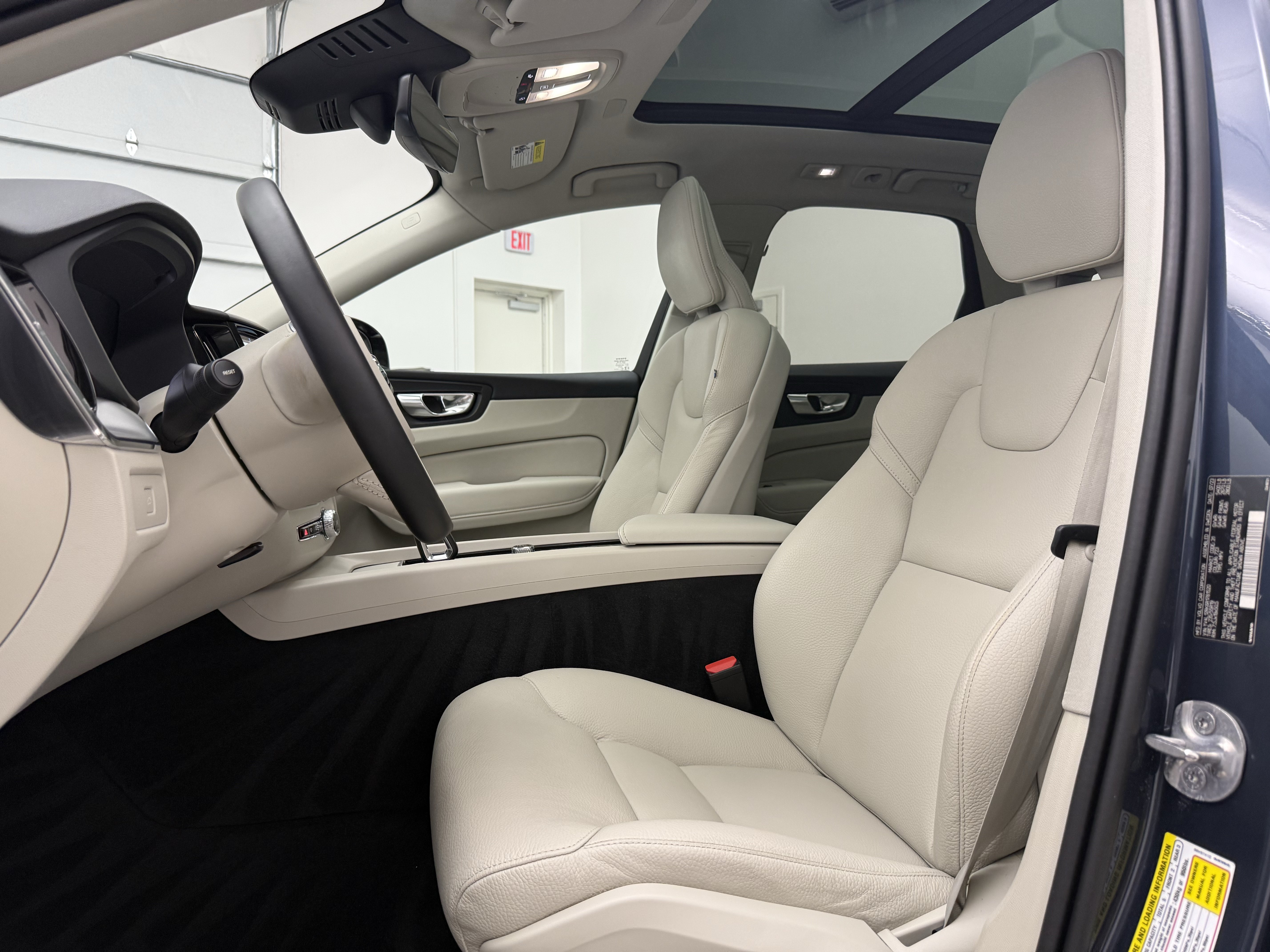 Certified 2024 Volvo XC60 B5 Core w/ Protection Package Premier AWD/4WD image 12