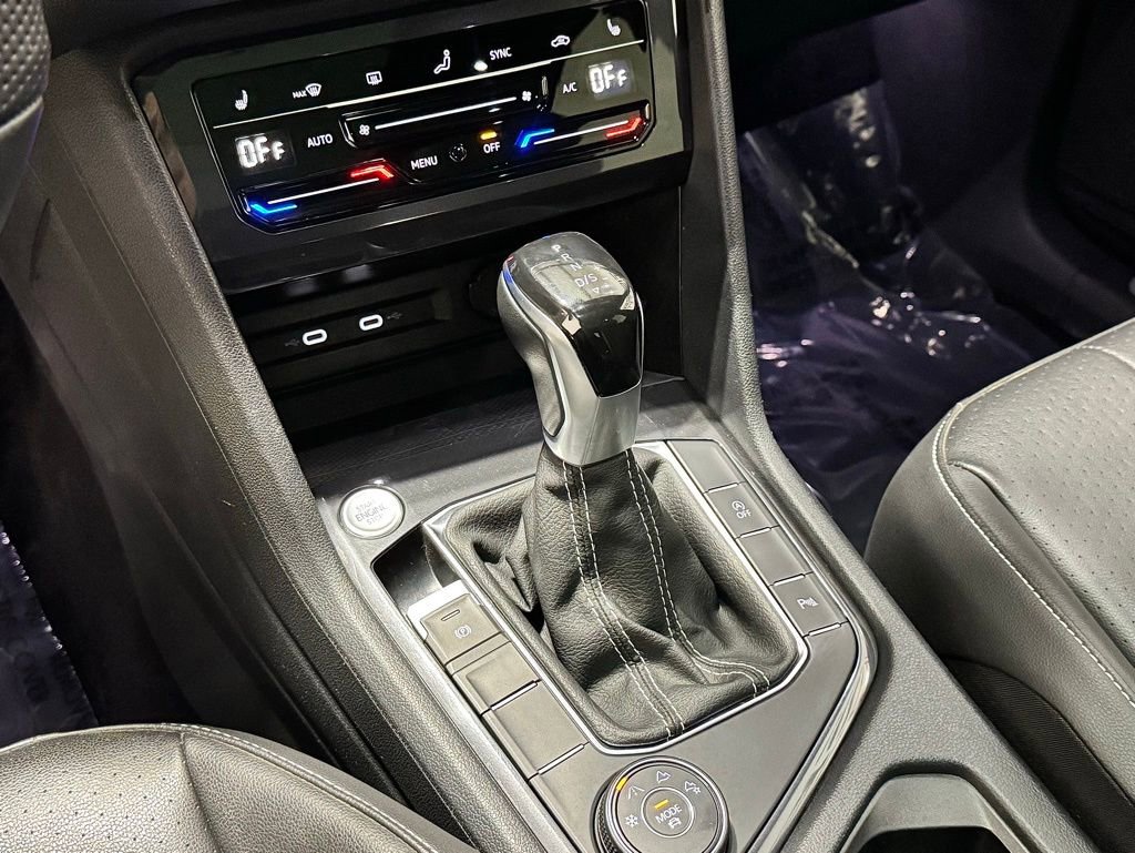 Used 2022 Volkswagen Tiguan SE R-Line image 20