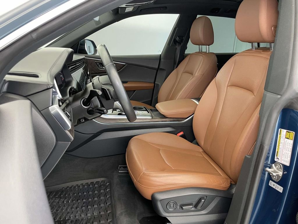 Used 2020 Audi Q8 Prestige w/ Prestige Package image 5