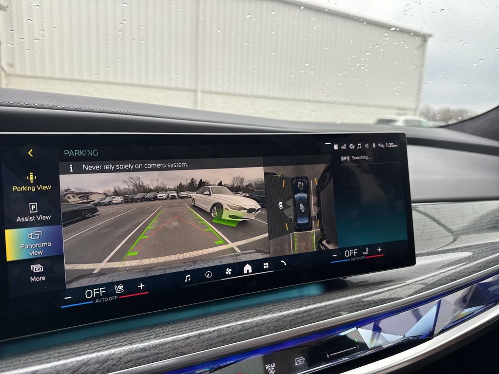 Used 2023 BMW i7 xDrive60 image 16