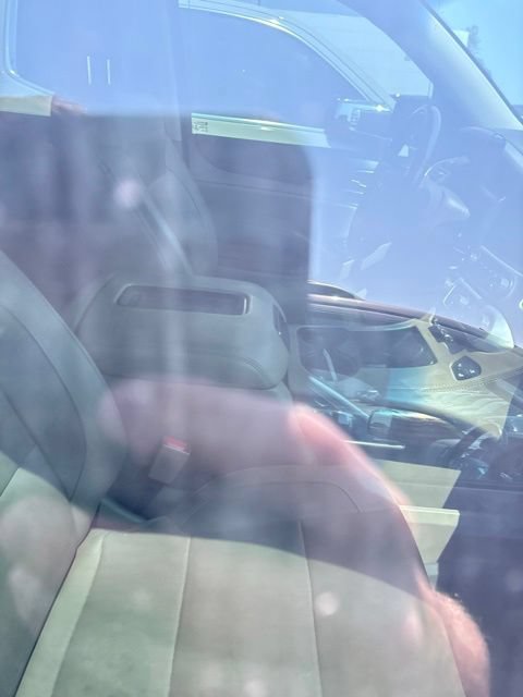 Used 2018 GMC Yukon SLT w/ Premium Edition AWD/4WD image 11