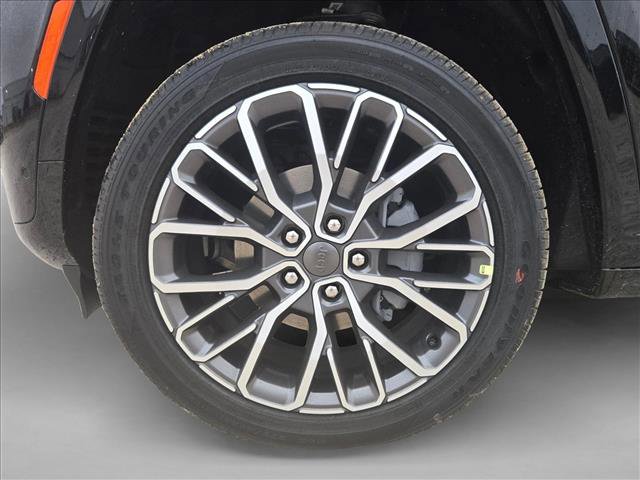 New 2026 Jeep Grand Cherokee Summit image 10