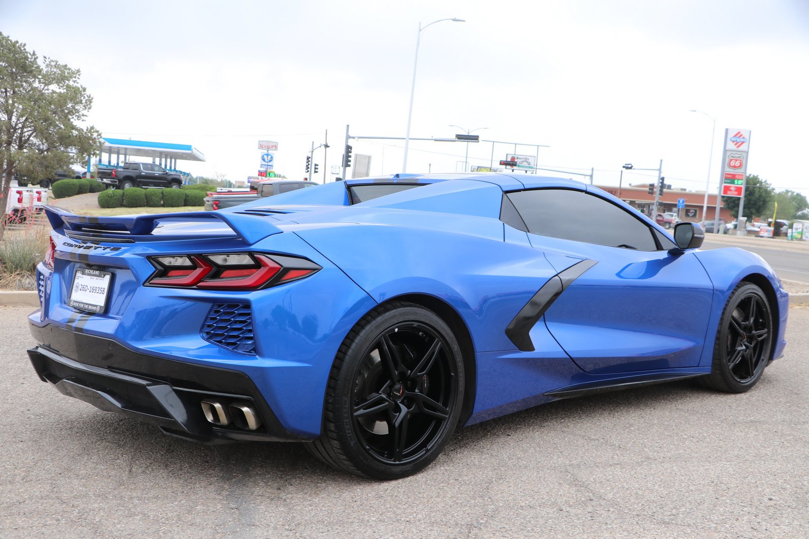 Used 2021 Chevrolet Corvette Stingray Preferred Conv w/ Z51 Performance Package RWD image 7