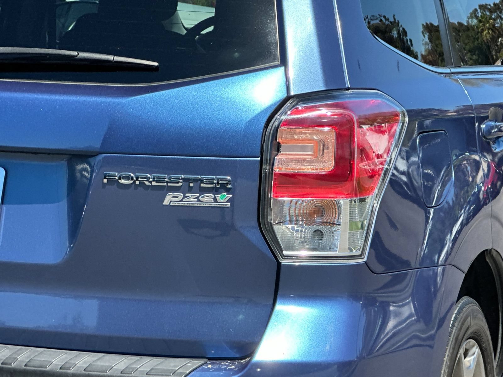 Used 2017 Subaru Forester 2.5i Touring AWD/4WD image 32
