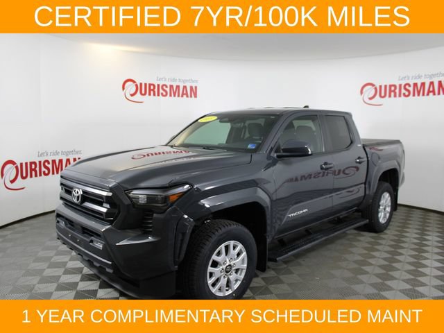 Used 2025 Toyota Tacoma SR5 AWD/4WD image 3