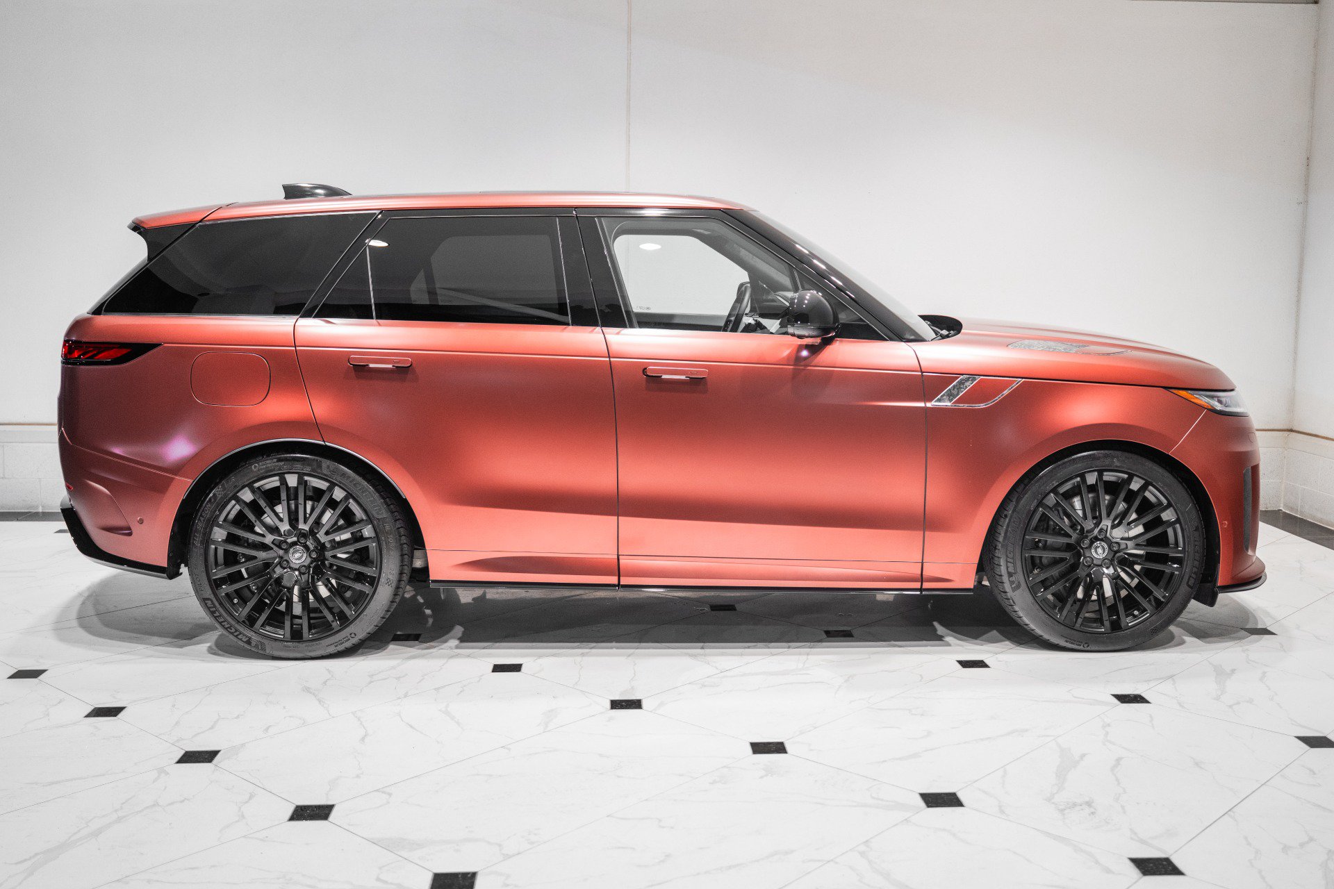 Used 2025 Land Rover Range Rover Sport SV Edition Two AWD/4WD image 6